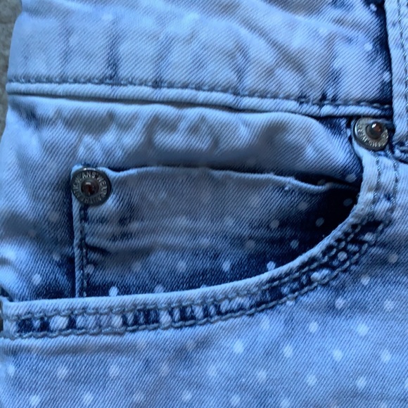 Women’s Shorts - Picture 4 of 7